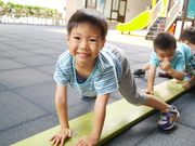 屁股抬高糕來走路囉