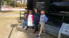 1.隨著畢業季的到來，大家開始拍攝畢業照囉
