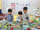 7擺放上交通號誌，孩子們操作玩具車進行活動.JPG