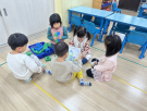 4分組開始進行活動 小小建築師們先了解一下整個房子的圖片.JPG