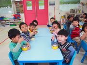 4.吃的好開心喔