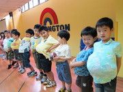 比比看誰的肚子最大