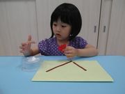 沾沾白膠