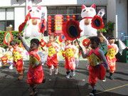 喜氣洋洋的小神童