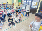 3孩子們分享自己賞花的學習單.JPG