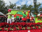 熱情的家長上台跳騎馬舞
