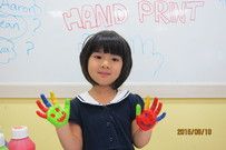 五顏六色的小手