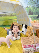  學校準備的兒童節背板太好拍了.jpg