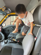 受困娃娃車中如何求救.jpg