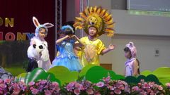 認真的表演