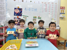 4孩子們努力的表現出圖卡上的情緒.JPG
